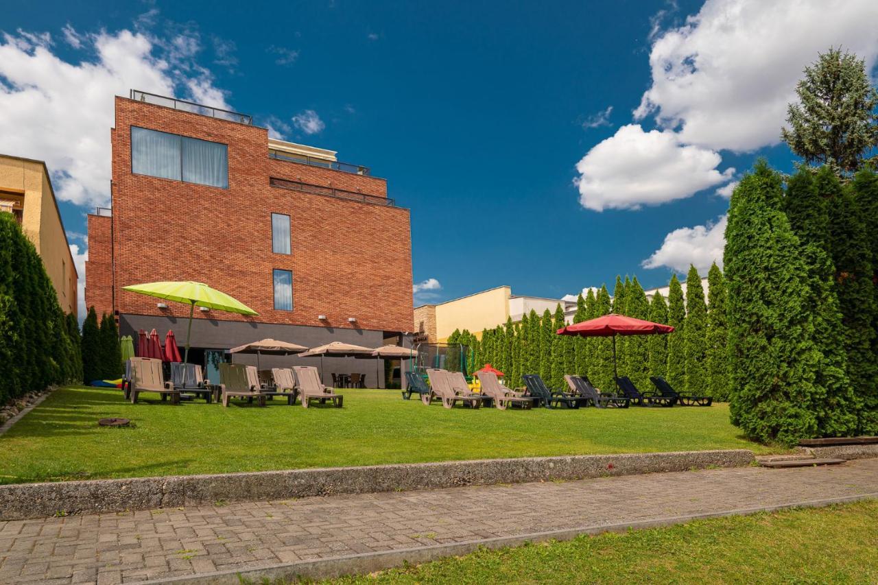 Hotel Dolphin - Adult Friendly Senec Exterior foto