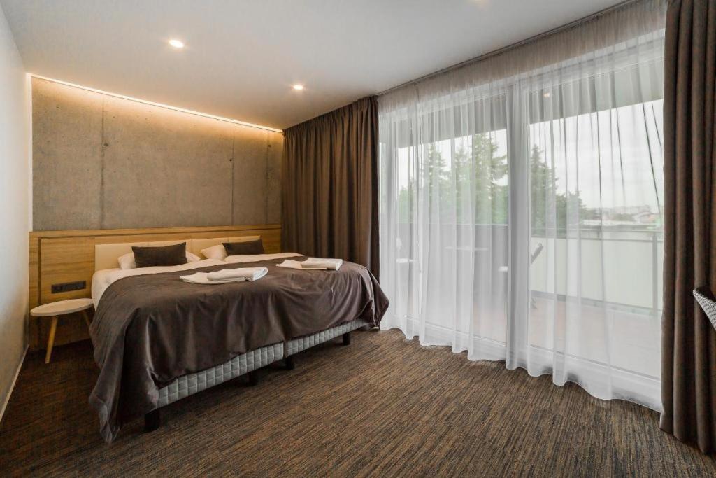 Hotel Dolphin - Adult Friendly Senec Exterior foto