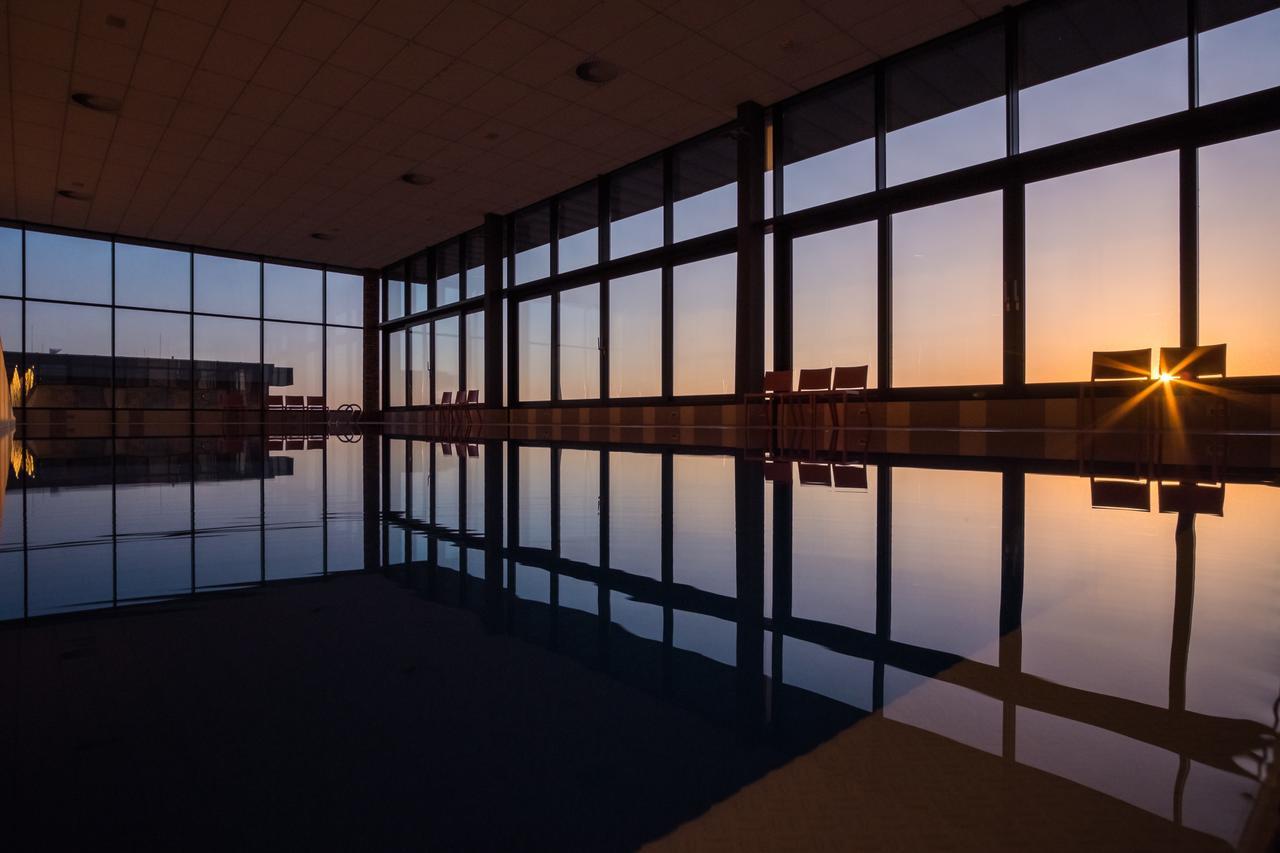Hotel Dolphin - Adult Friendly Senec Exterior foto